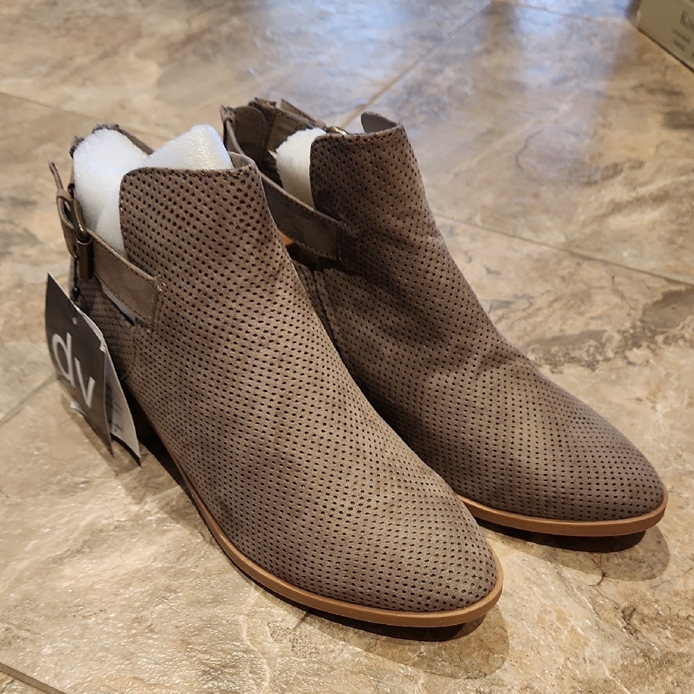 NWT Dolce Vita Sam Ankle Boote Taupe Brown 8M